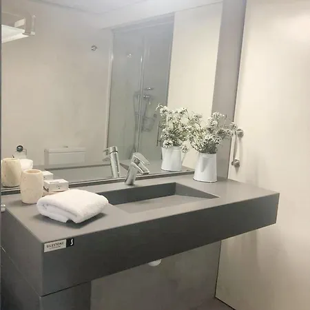 Comfortable In With Shared Pool 52 M² Apartment