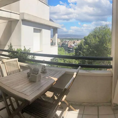 Comfortable In With Shared Pool 52 M² *