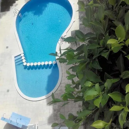 Comfortable In With Shared Pool 52 M²