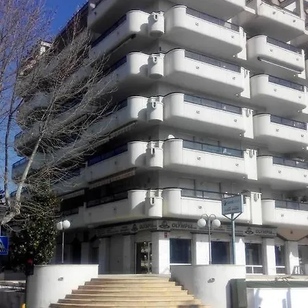 Comfortable In With Shared Pool - 52 M² * Σαλού